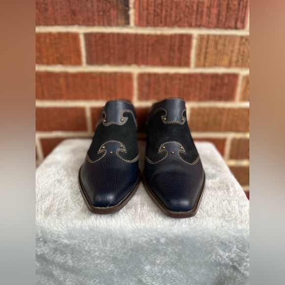 Vintage Leather Healed mule. Size 10. - Picture 3 of 4